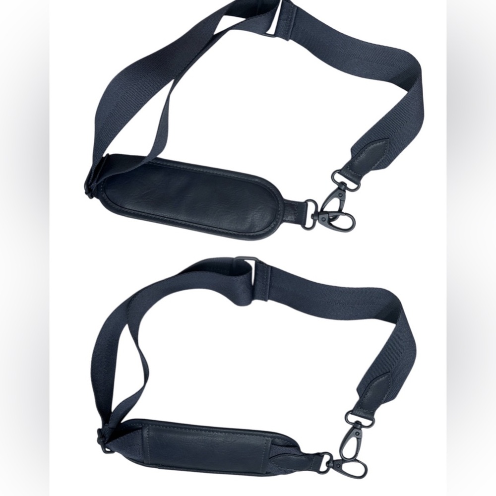 **SOLD** BEIS The Weekender 
in Navy Travel Sophisticated Vacation Unisex - Picture 4 of 16